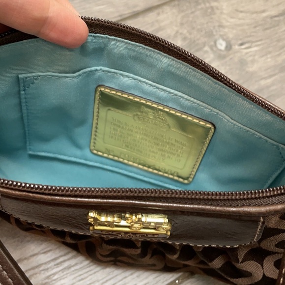 Coach wristlet - Picture 6 of 6